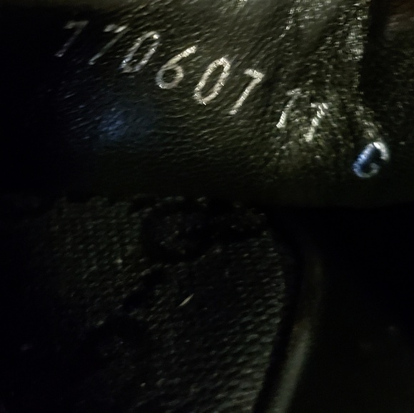 Mens used Gucci shoes - Picture 3 of 3